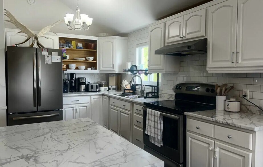 More Photos Of 6 Water st, Tehkummah Restaurant For Sale
