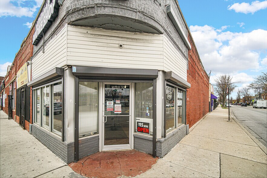 More Photos Of 5600-5612 W Division St, Chicago Storefront For Sale