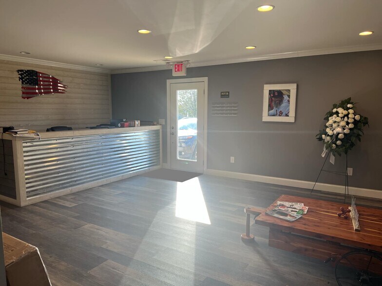 More Photos Of 1828 Braly Ln, Pulaski Light Distribution For Sale