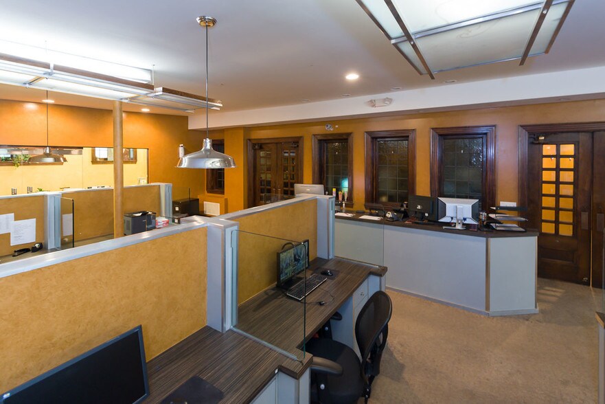More Photos Of 871 N Park St, Columbus Office For Lease