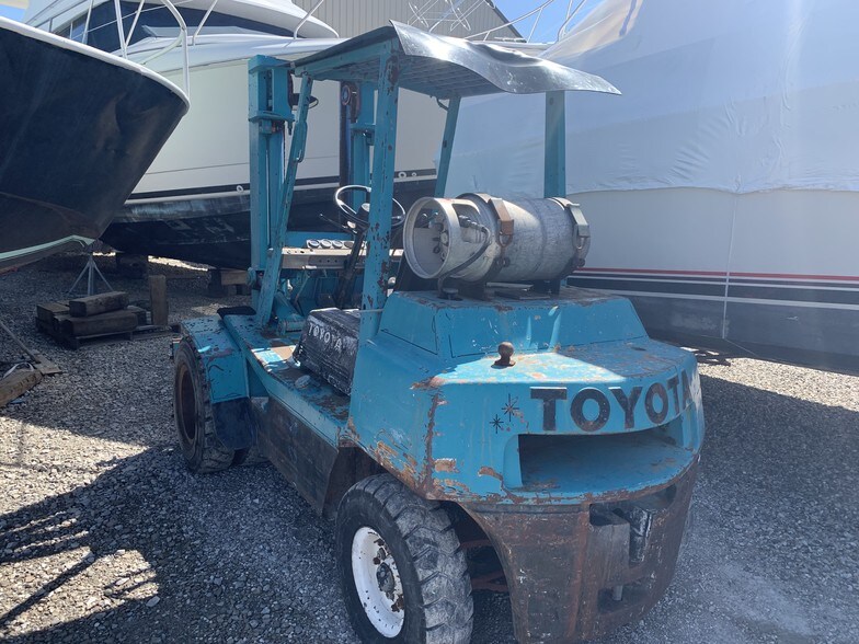 More Photos Of 30200 N River Rd, Harrison Township Marina For Sale