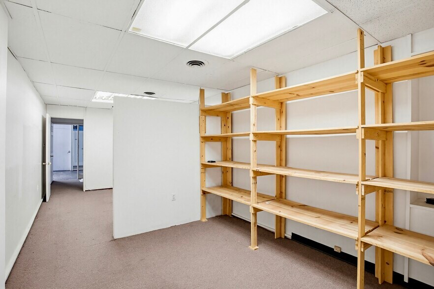 More Photos Of 14 W Saratoga St, Baltimore Office For Sale