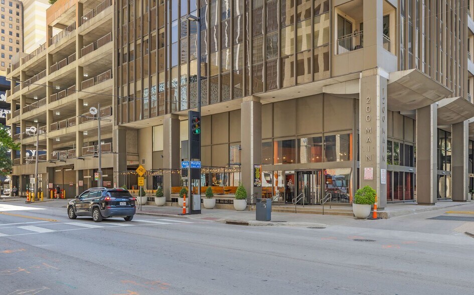 Primary Photo Of 1200 Main, Dallas Apartments For Sale