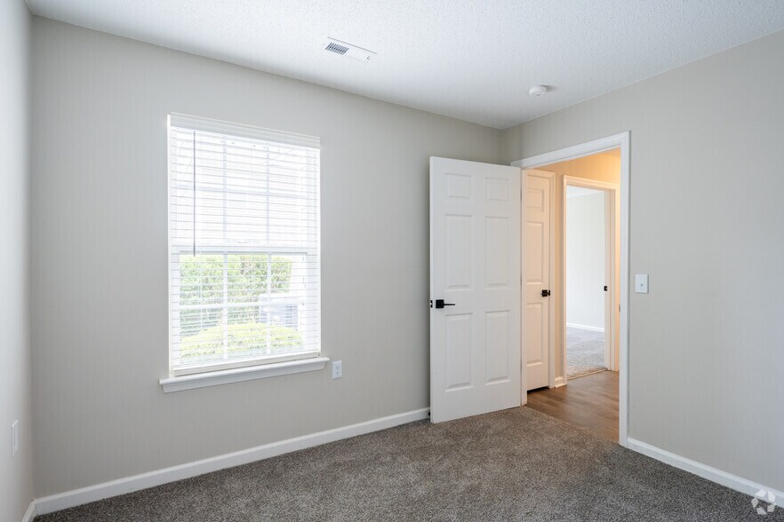 More Photos Of 1201 Edenham Ct, Virginia Beach Apartments For Sale