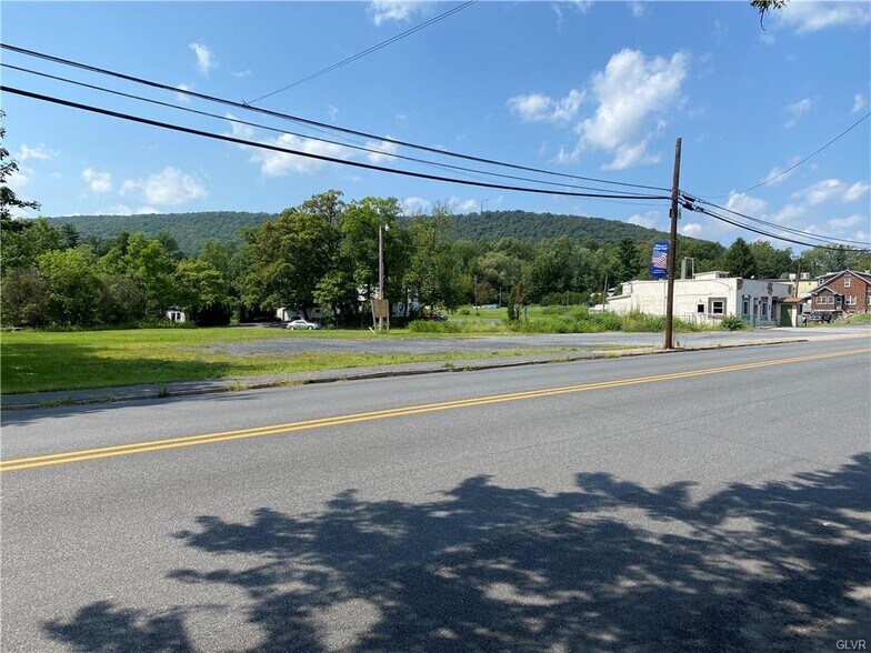 More Photos Of 62 N Broadway, Wind Gap Convenience Store For Sale