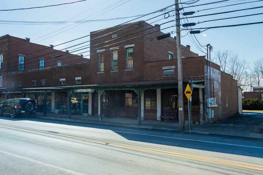 More Photos Of 135 Main St, Smiths Grove Storefront For Sale