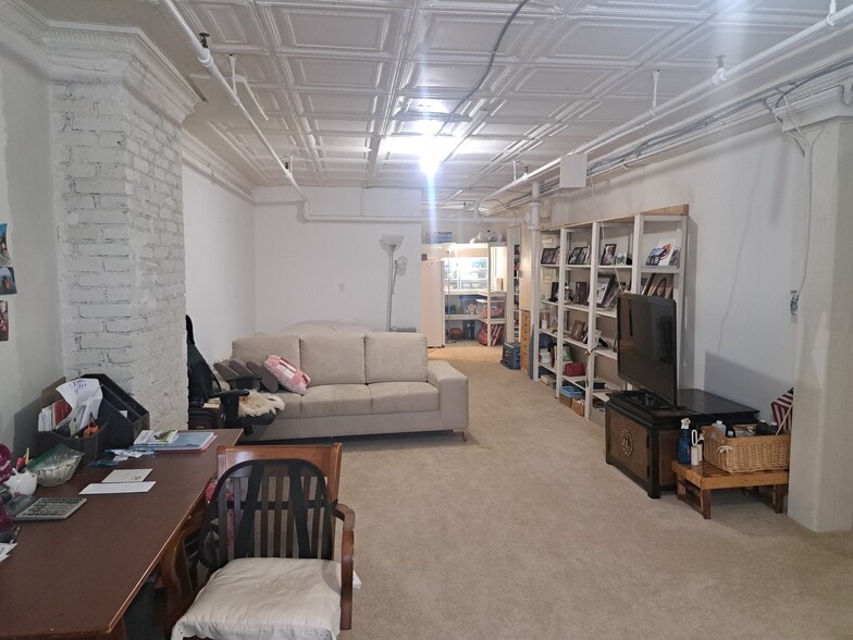 More Photos Of 1319 Washington Ave, Saint Louis General Retail For Sale