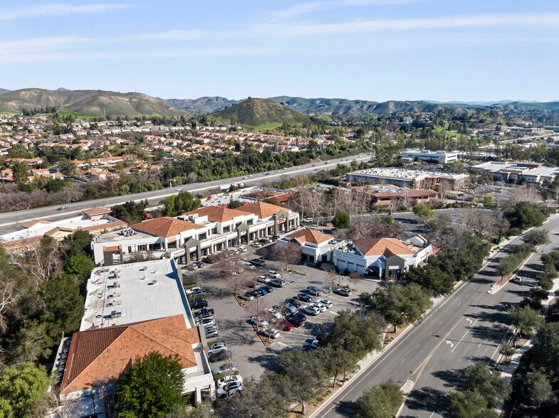 More Photos Of 30105-30135 Agoura Rd, Agoura Hills Unknown For Lease