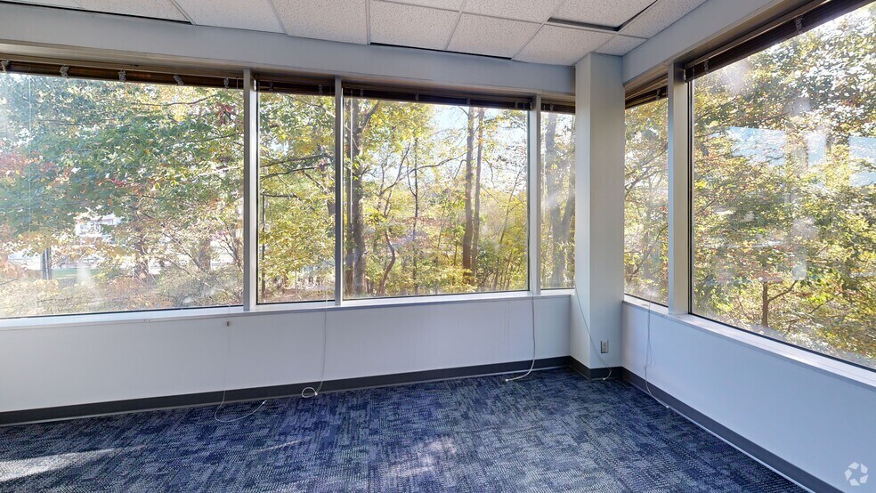 More Photos Of 7500 E Independence Blvd, Charlotte Unknown For Lease