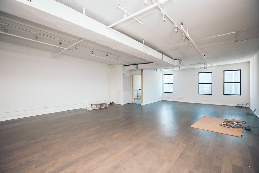 More Photos Of 154-158 Ludlow St, New York Office For Lease