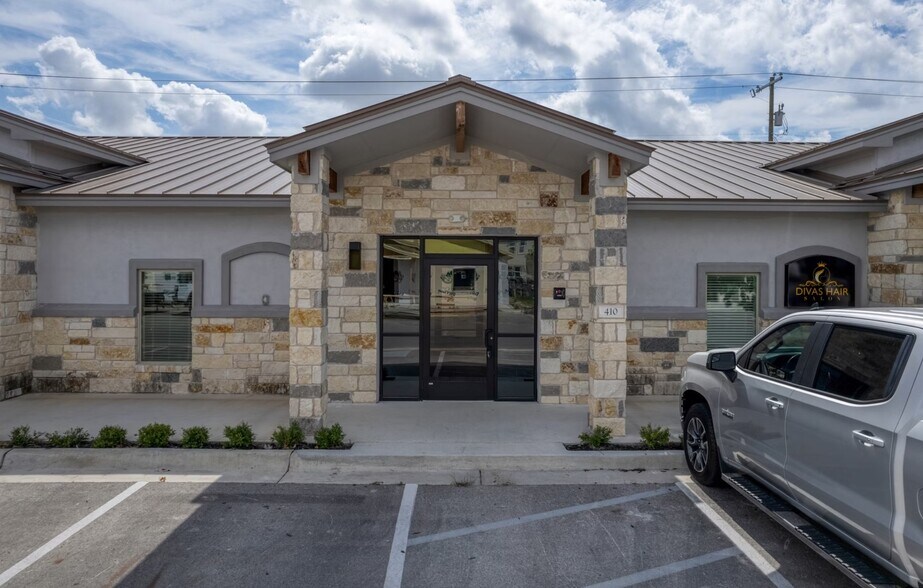 More Photos Of 2200 N A W Grimes Blvd, Round Rock Medical For Sale