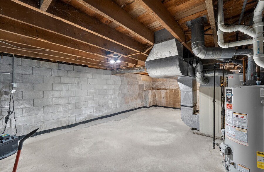 More Photos Of 533 S Main St, West Bend Office For Sale