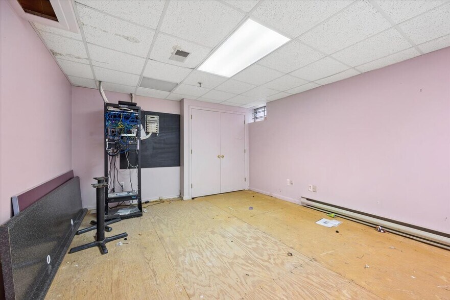 More Photos Of 762 US HIGHWAY 202/206, Bridgewater Medical For Lease