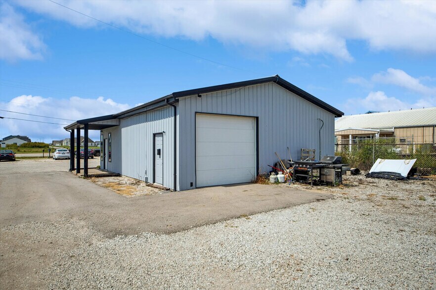 More Photos Of 1625 S Ankeny Blvd, Ankeny Auto Dealership For Sale