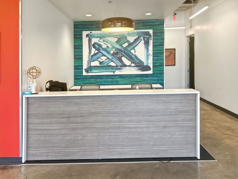 More Photos Of 1901 Manhattan Blvd, Harvey Coworking Space