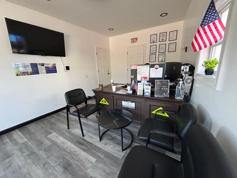 More Photos Of 11021-11025 Jefferson Ave, Newport News Auto Dealership For Sale