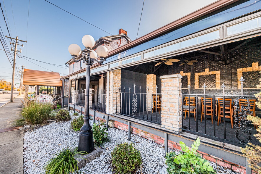 More Photos Of 1026-1038 Chestnut St, Bowling Green Restaurant For Sale