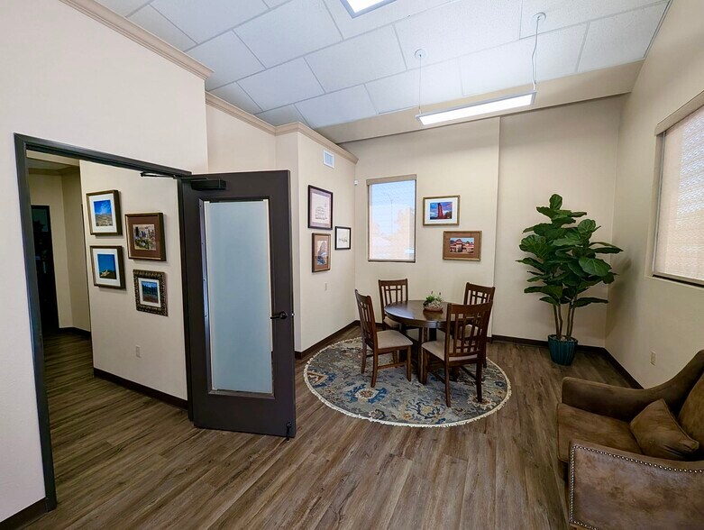 More Photos Of 545 E Redd Rd, El Paso Office For Sale