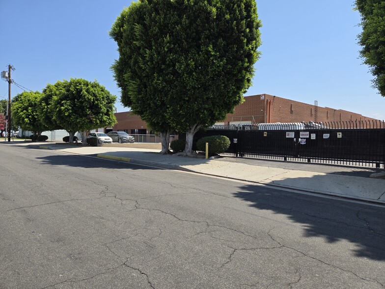 More Photos Of 9600 Lurline Ave, Chatsworth Warehouse For Sale