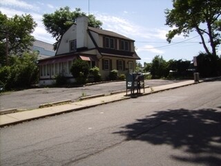 More Photos Of 42 Orchard St, Manhasset Office For Sale