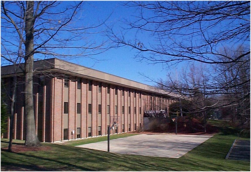 More Photos Of 101 Munson St, Greenfield Medical For Lease