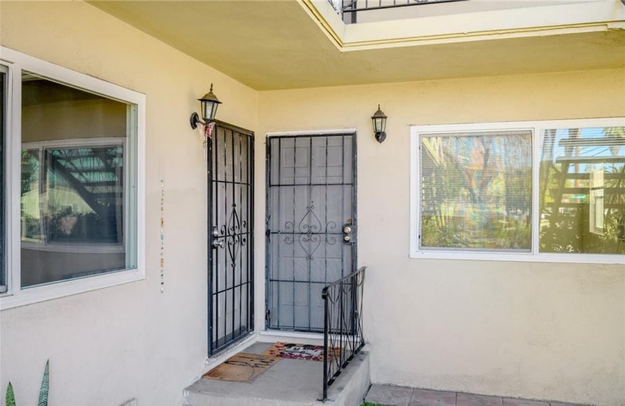 More Photos Of 198 W Elmwood Ave, Burbank Apartments For Sale