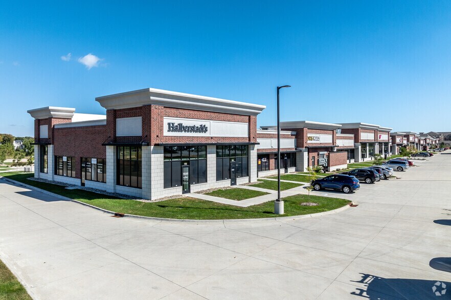 More Photos Of 6920 EP True Pky, West Des Moines General Retail For Lease