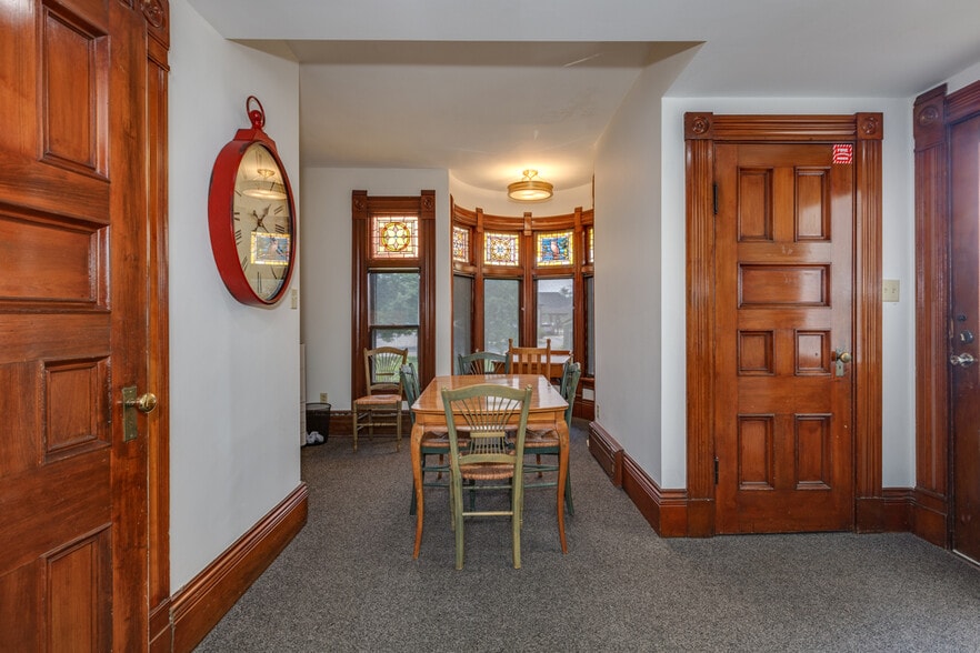 More Photos Of 84 Bay St, Manchester Office Residential For Lease