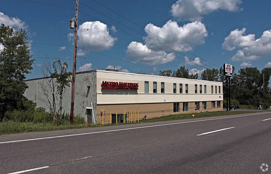 More Photos Of 3545 John Glenn Blvd, Syracuse Warehouse For Lease