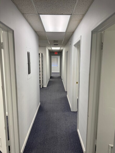 More Photos Of 120 E New York Ave, Deland Storefront Retail Office For Lease