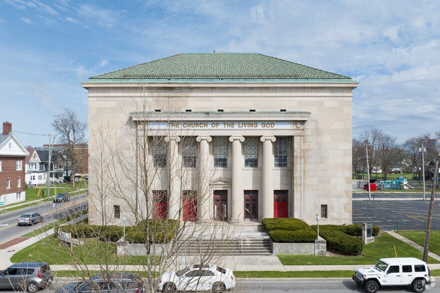 More Photos Of 2134-2158 Collingwood Blvd, Toledo Specialty For Sale