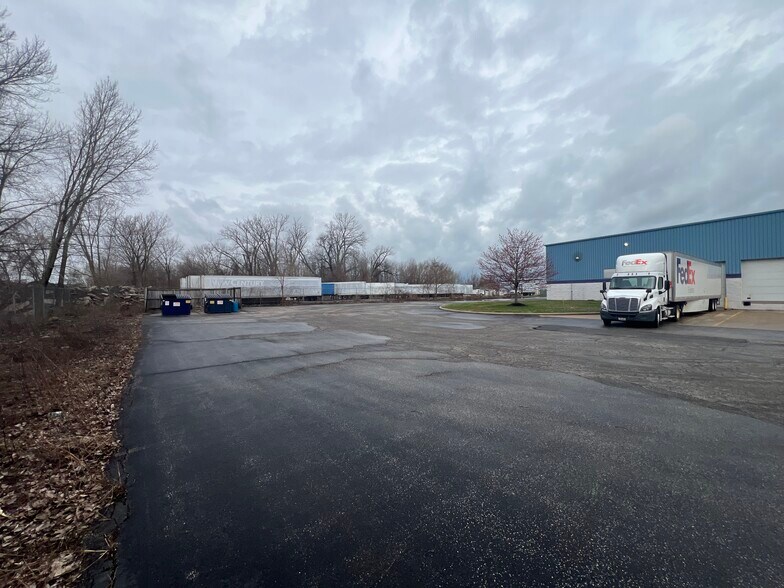 More Photos Of 3017 W 17th St, Erie Warehouse For Lease