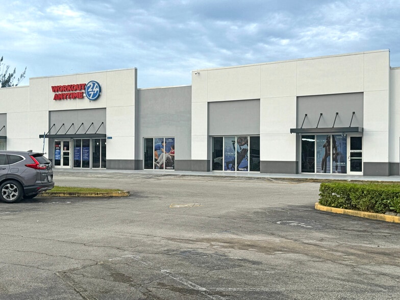 More Photos Of 27455 S Dixie Hwy, Homestead Storefront For Lease