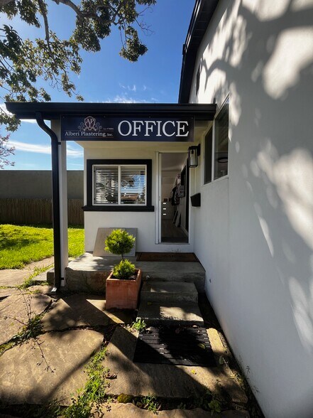 More Photos Of 1233 Thompson Ave, Santa Cruz Contractor Storage Yard For Lease