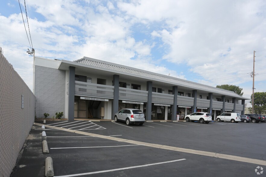 More Photos Of 840-898 N Main St, Orange Research And Development For Lease