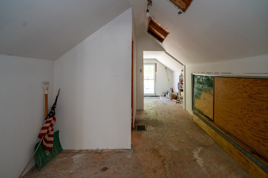 More Photos Of 1806 Pine Grove Ave, Port Huron Storefront Retail Office For Sale