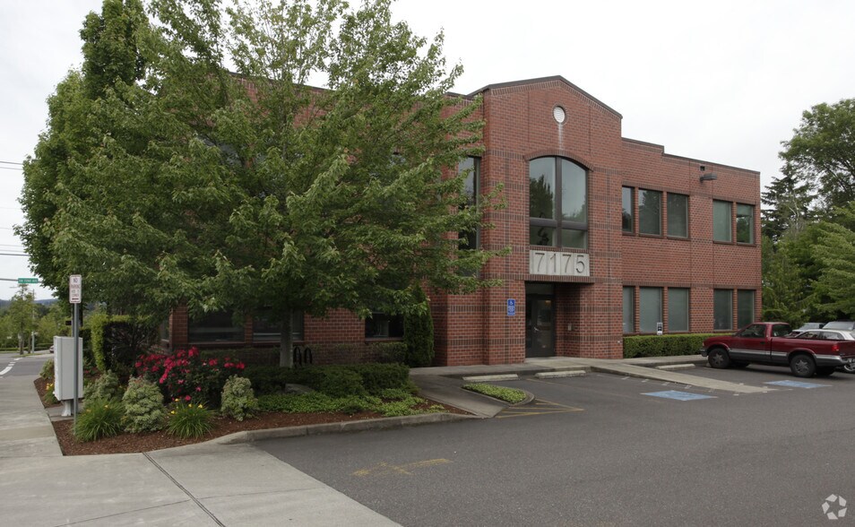Primary Photo Of 7175 SW Beveland St, Tigard Medical For Lease