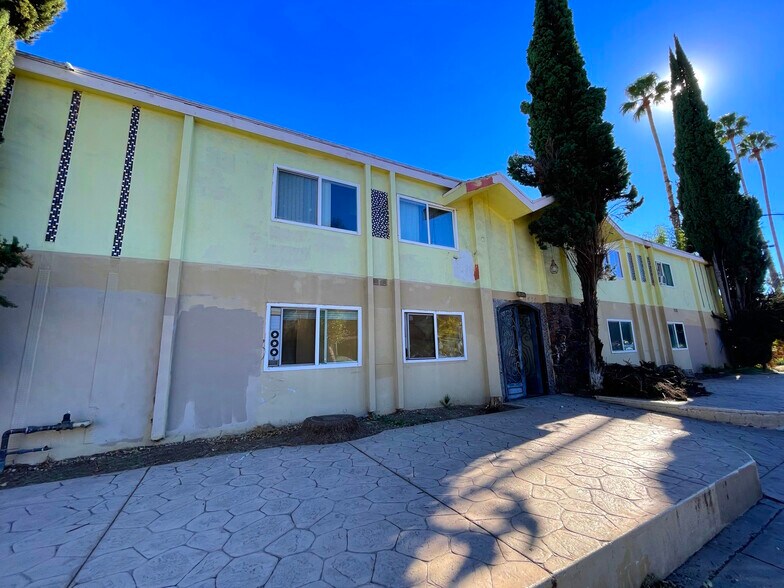 More Photos Of 7454 Haskell Ave, Van Nuys Apartments For Sale