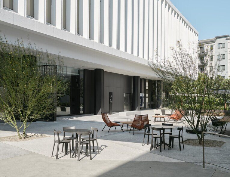 More Photos Of 5670 Wilshire Blvd, Los Angeles Office For Lease