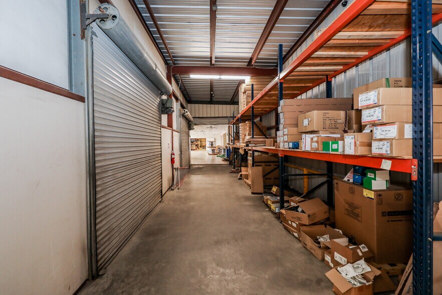 More Photos Of 5809 East Dr, Laredo Warehouse For Sale