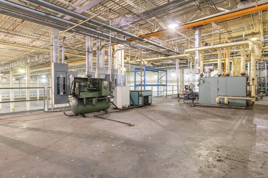 More Photos Of 377 Industrial Park Rd, Mount Jackson Warehouse For Lease