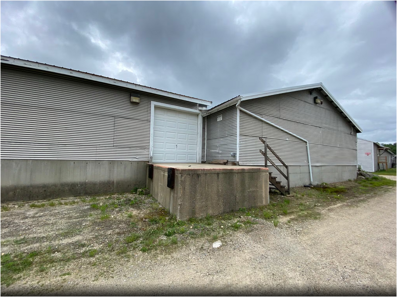 More Photos Of 212 Depot Rd, Auburn Light Distribution For Sale