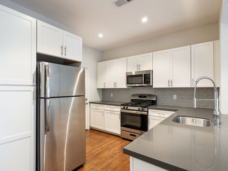 More Photos Of 1964-1966 Union St, San Francisco Apartments For Sale