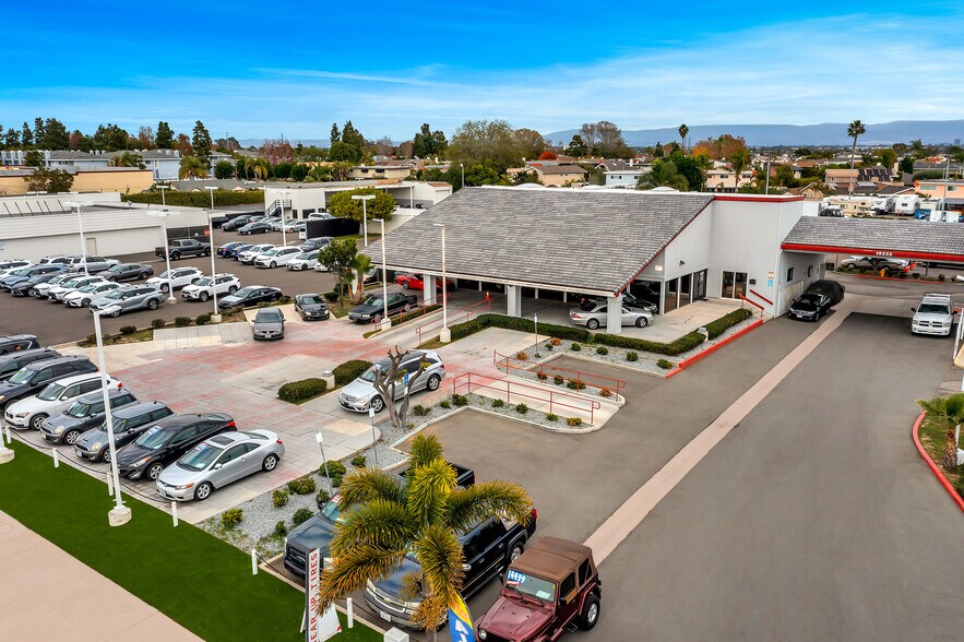 More Photos Of 19232 Beach Blvd, Huntington Beach Auto Dealership For Lease