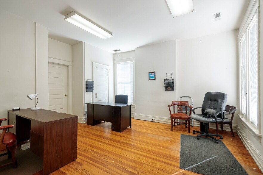 More Photos Of 1431 W Main St, Richmond Office For Lease