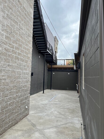 More Photos Of 49 S Madison Ave, Sturgeon Bay Storefront Retail Office For Lease