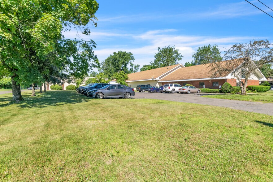 More Photos Of 79 Mainline Dr, Westfield Industrial For Lease