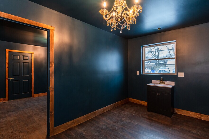 More Photos Of 1620 E 5th St, Dayton Flex For Sale