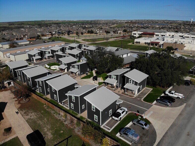 More Photos Of 20 Tate Ln, Round Rock Apartments For Sale