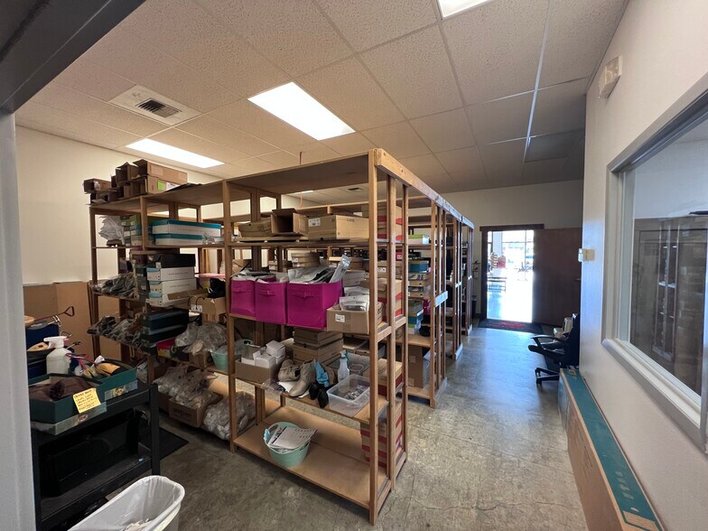 More Photos Of 2201 W Nob Hill Blvd, Yakima Freestanding For Lease